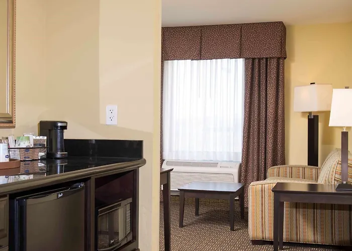 Hampton & Hotel 3*