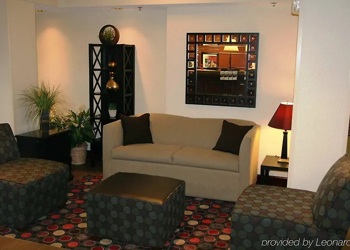 Hampton & Hotel 3*
