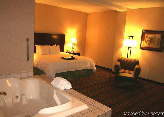 Hampton & Hotel